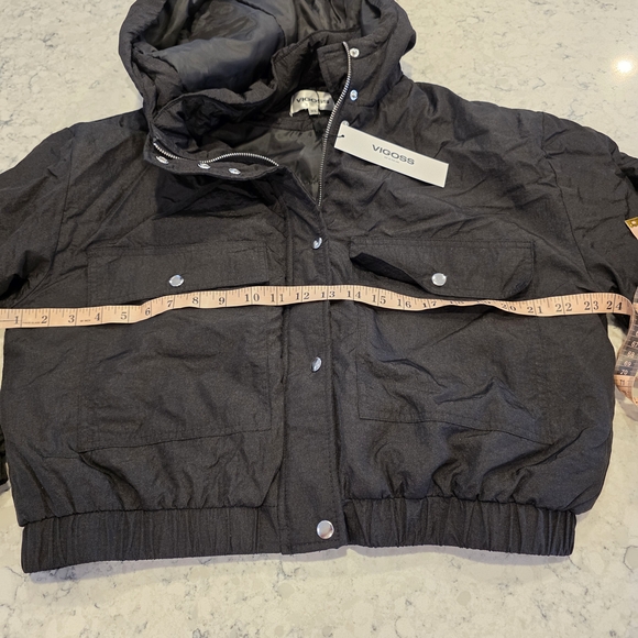 Vigoss Cropped Puffer Hooded Jacket Black Size XL NWT! - Picture 10 of 16